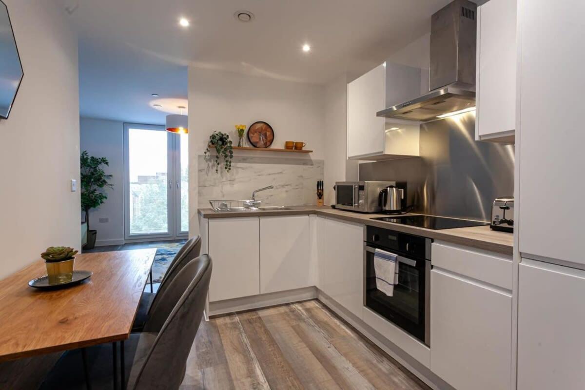 Stunning 2 Bed Flat 5Min To Old Trafford Stadium Manchester Esterno foto