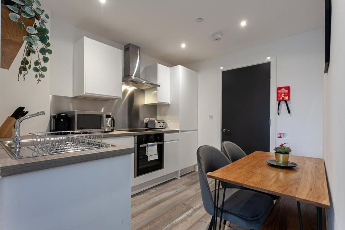 Stunning 2 Bed Flat 5Min To Old Trafford Stadium Manchester Esterno foto