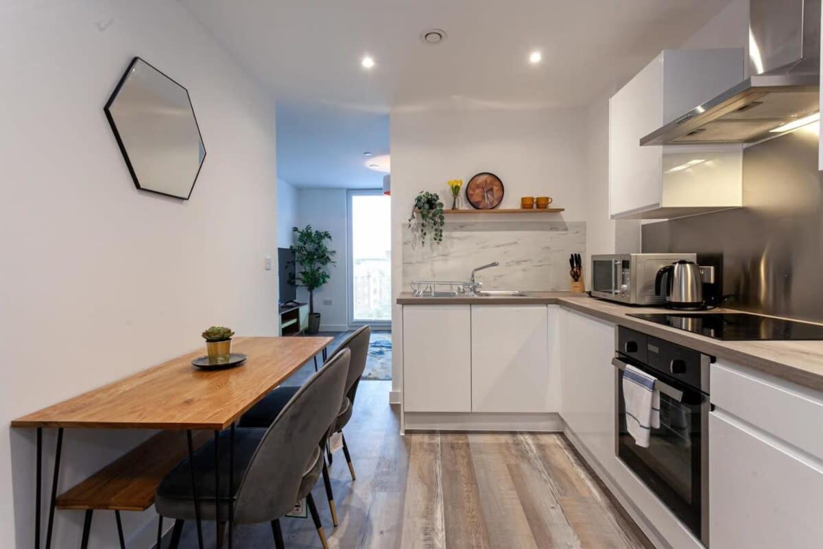 Stunning 2 Bed Flat 5Min To Old Trafford Stadium Manchester Esterno foto